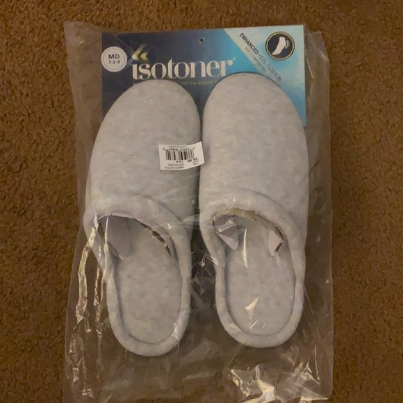 NWT Isotoner Heather Gray Slippers